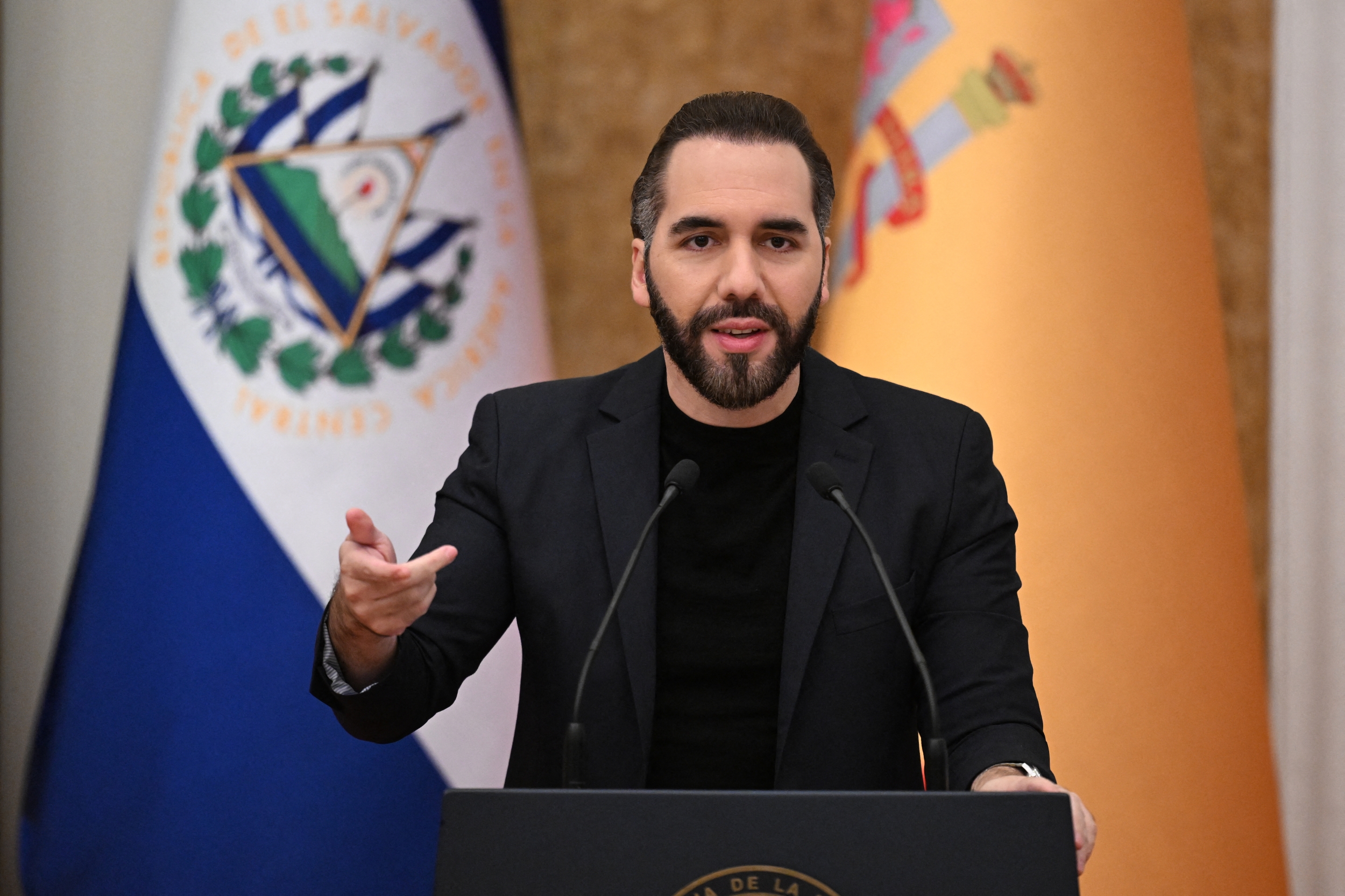 Bukele Wants to Free Half of El Salvador's Gang Prisoners &mdash; With Strings Attached
